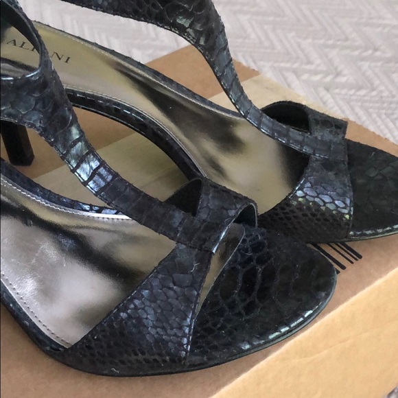 Alfani Leather Snakeskin 9M Heels - Picture 2 of 11